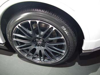 Infiniti FX Sebastian Vettel (3)
