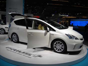Prius +